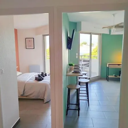Apartment T2 Neuf Climatise, Vue Sur Les Quais Sete